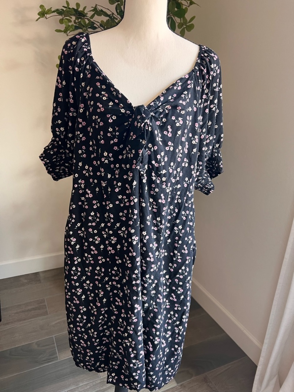 Mimi Chica Women’s Black Midi Dress with Pink & White Floral Print 3X